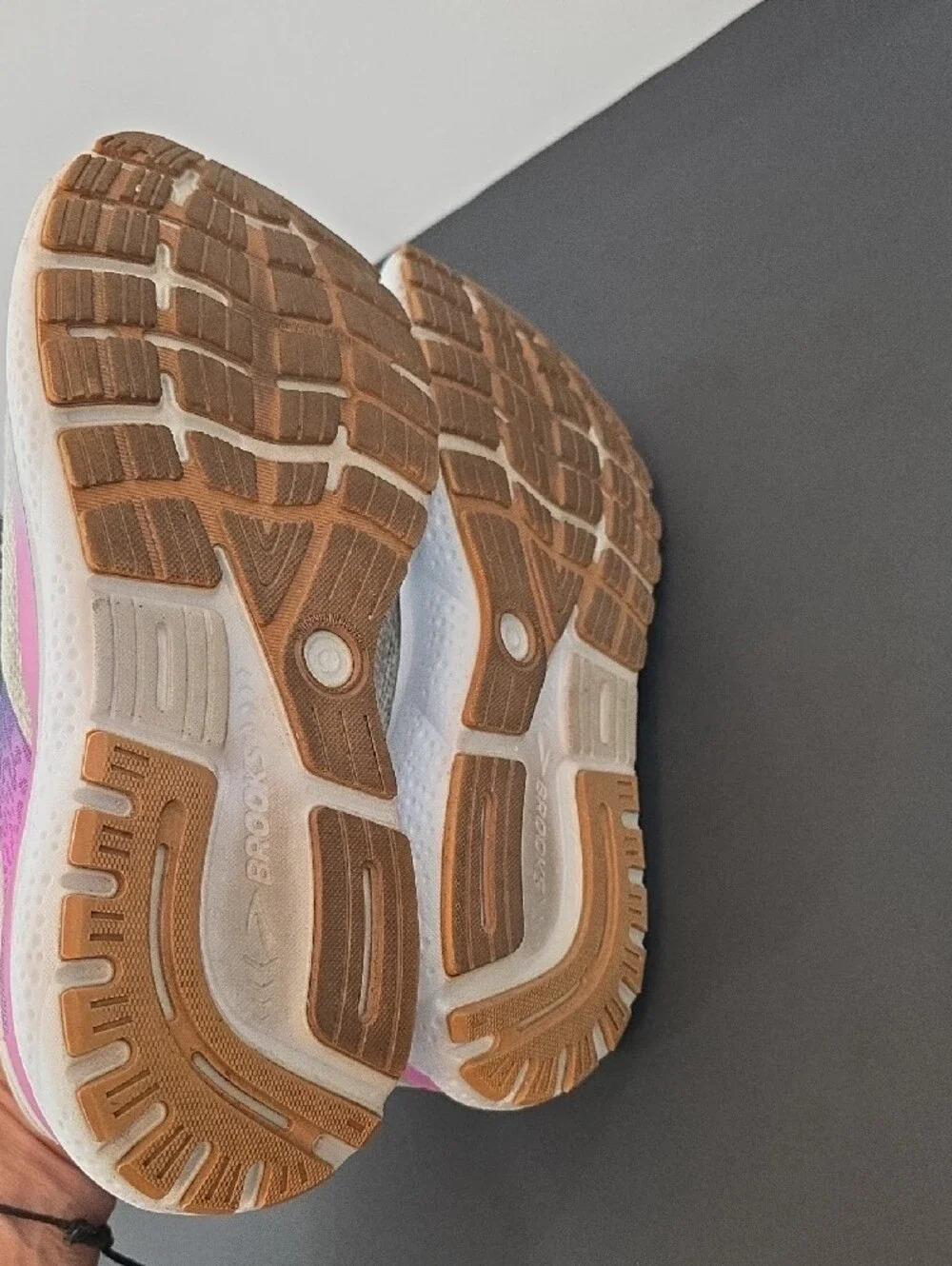 Brooks Ghost 16 Women’s Running Shoes - Beige with Pink and Navy Size 10